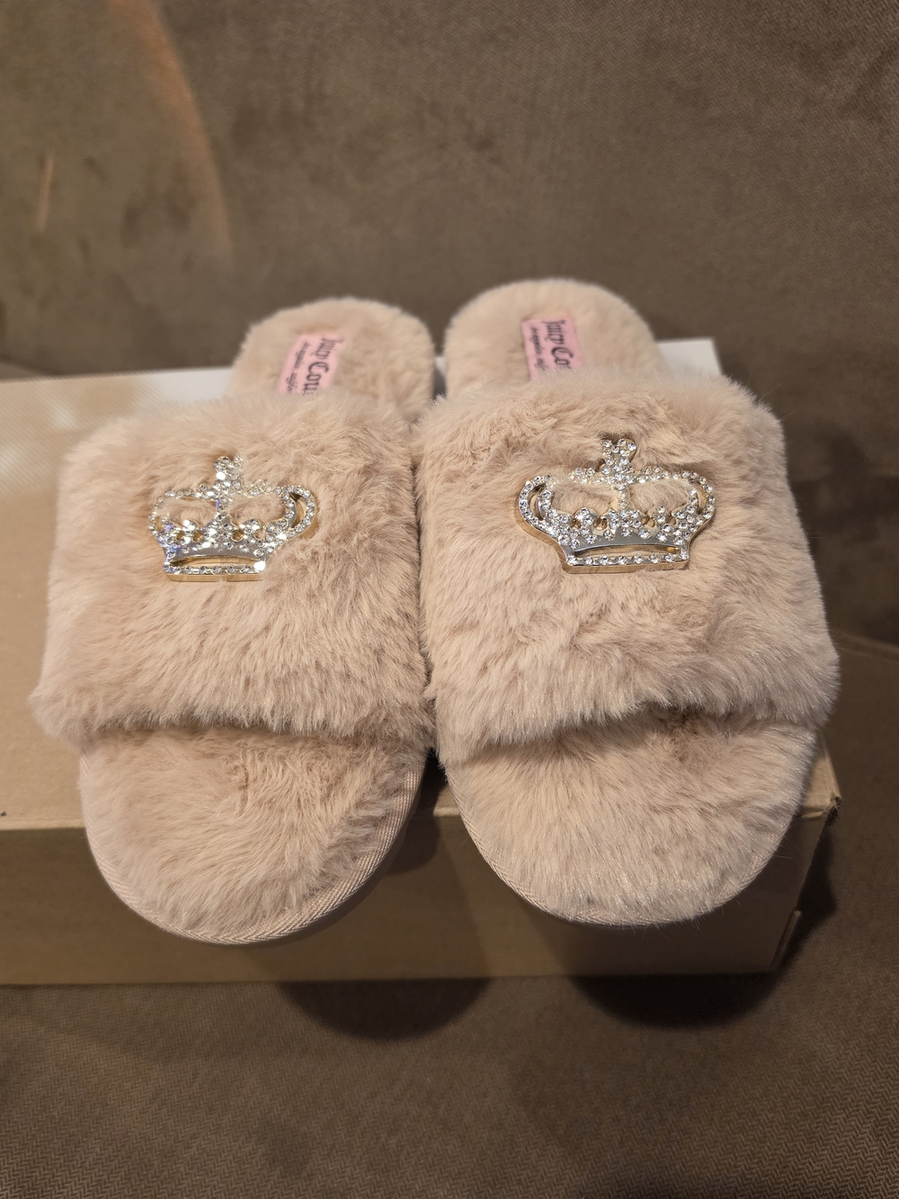 Juicy Couture Slippers